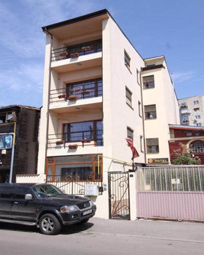 Ave Hotel Victoriei Bukarest Exterior foto
